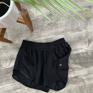 Lululemon Hotty Hot low rise shorts 4in!